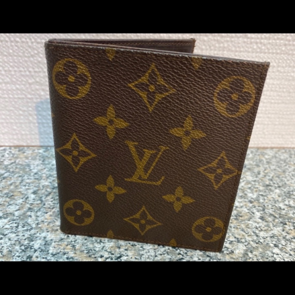 Louis Vuitton Bifold wallet - Monogram
